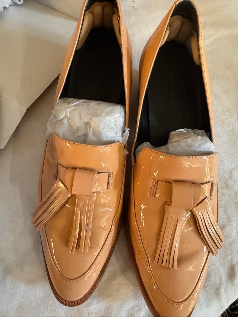 Women’s Tan Patent Leather Tassel Block Heal Loafers